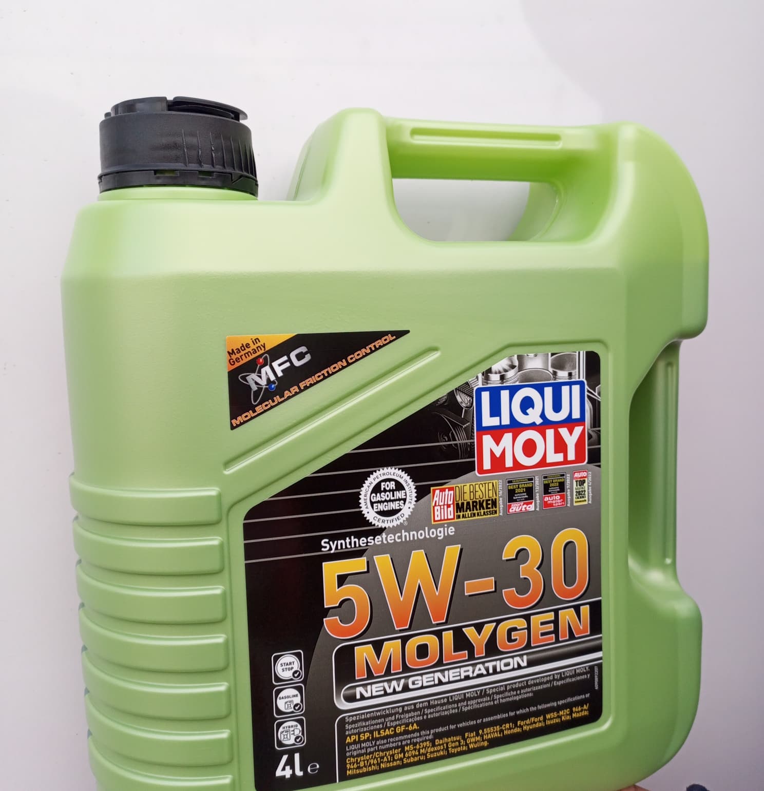 خدمة غيار 4 kg زيت محرك  LIQUIMOLY SAE 5W-30 تخليقي كامل + فلتر زيت + فحص كمبيوتر+ فحص 20 نقطة